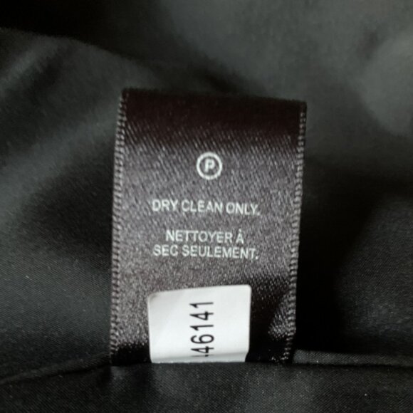 Camber & Grace Elegant Windbreaker-Like Jacket Size SMALL - Picture 4 of 10